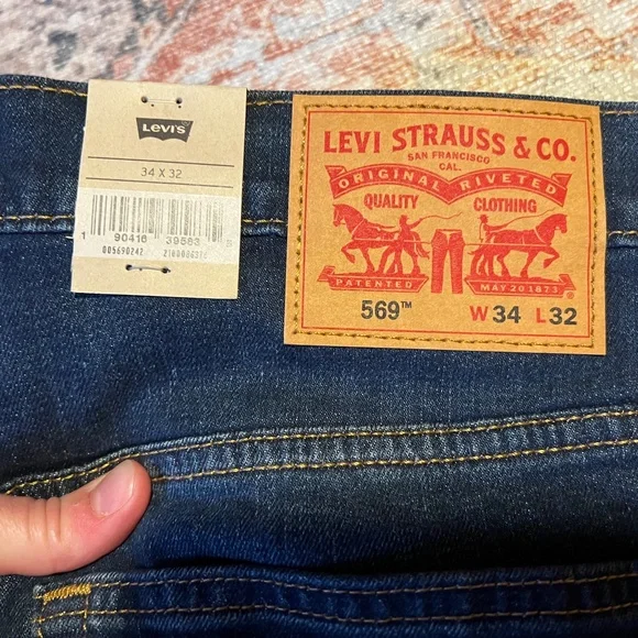 NWT Men's Levi Jeans 34x32 - Picture 3 of 9